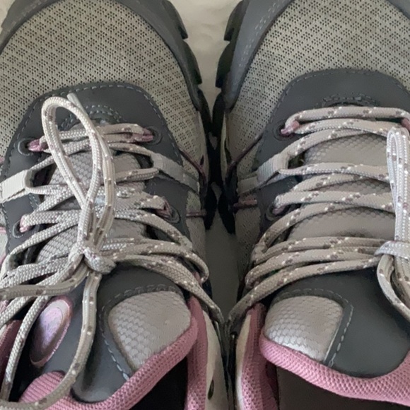 Timberland Gray and Pink Athletic Shoes with Durable Soles - Picture 4 of 6